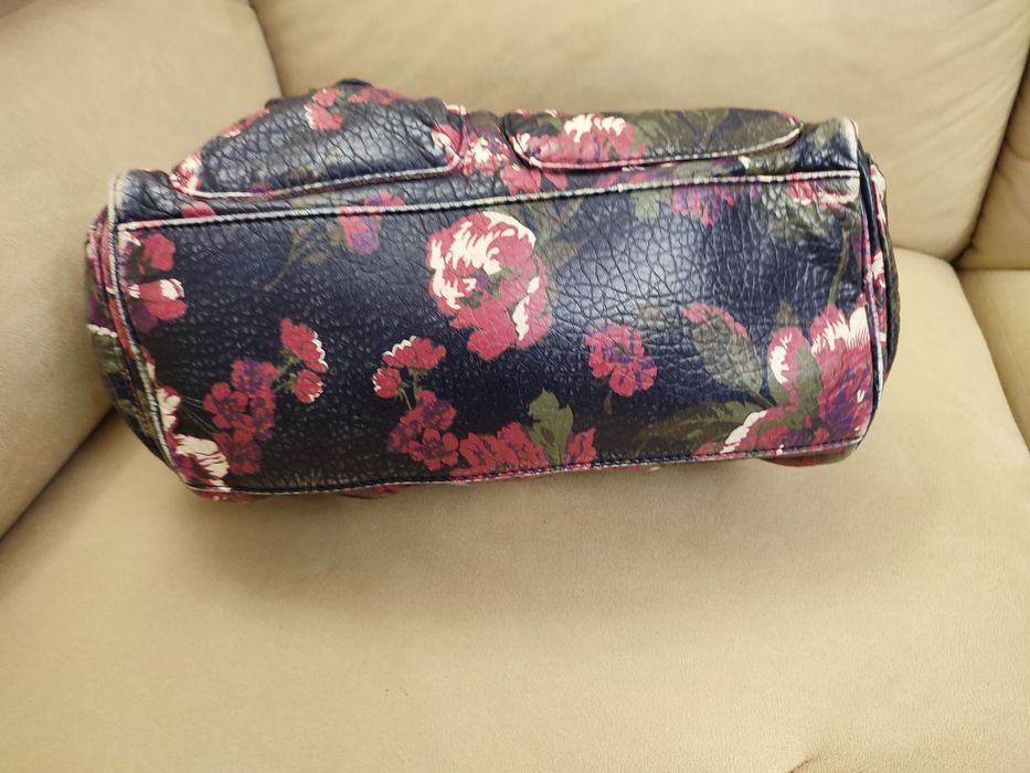 Яскрава сумка сумочка