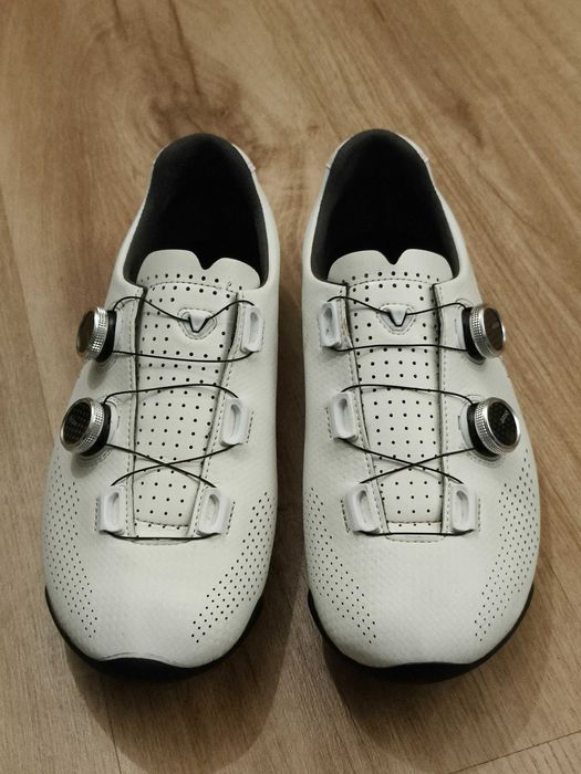 Sapatos de Ciclismo VENERATE ROAD 2.0 Termo-moldáveis  "Novos"