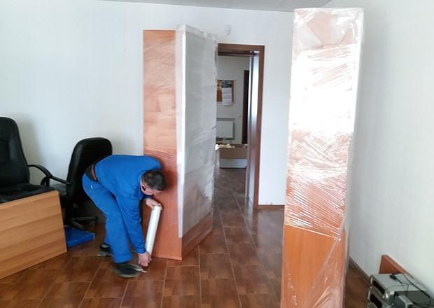 Грузоперевозки по Киеву и Украине Перевозка мебели Услуги грузчиков