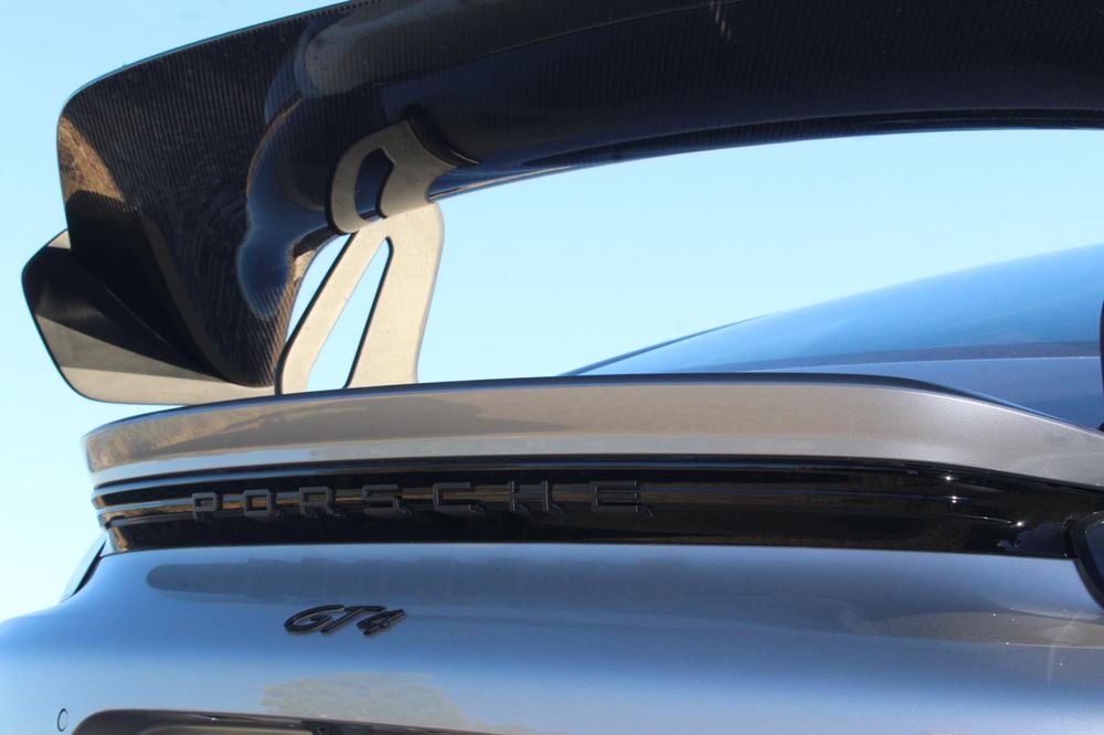 Porsche 718 cayman GT4