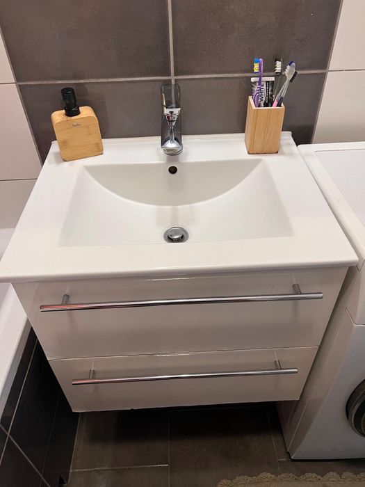 Umywalka łazienkowa bez szafki