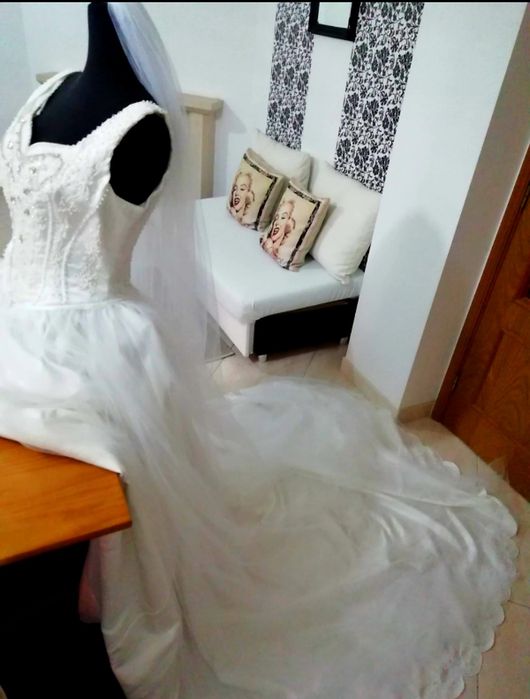 Vestido branco com defalhes