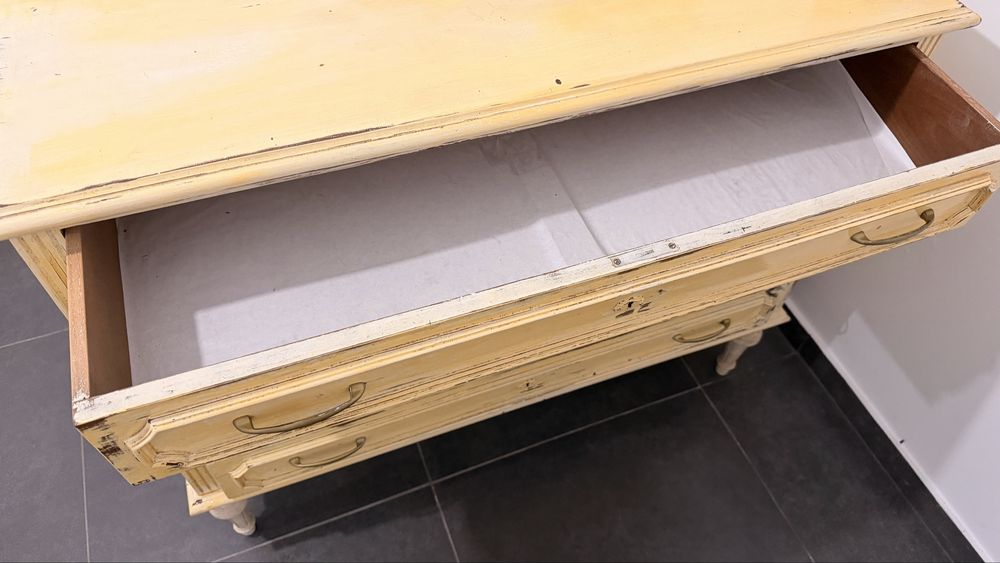 Comoda  vintage antigo
