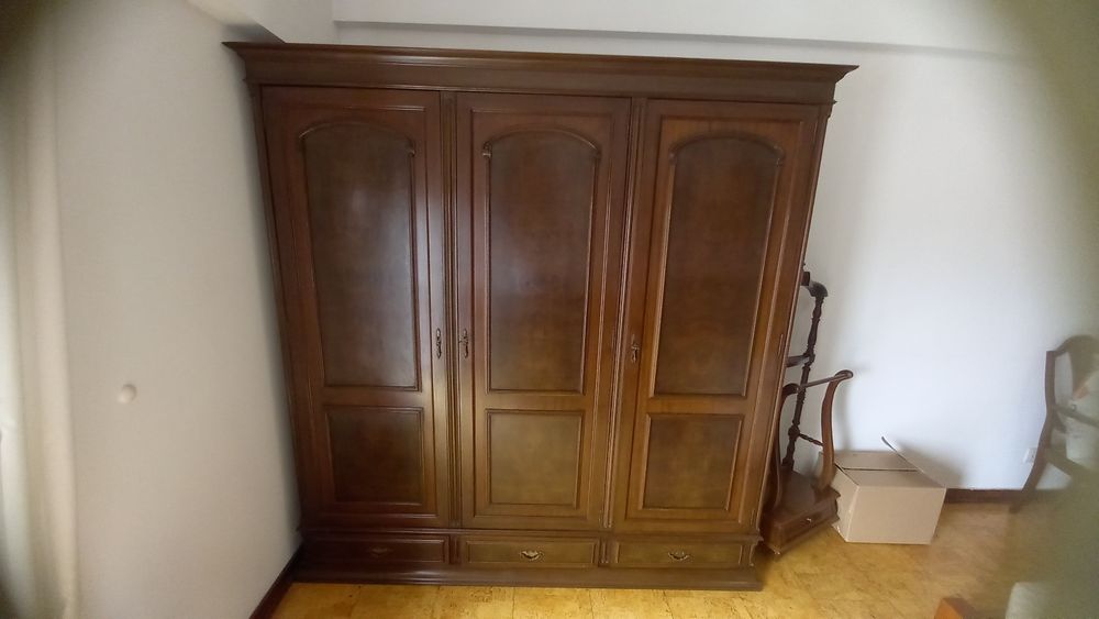 Mobilia de quarto, madeira,  bom estado