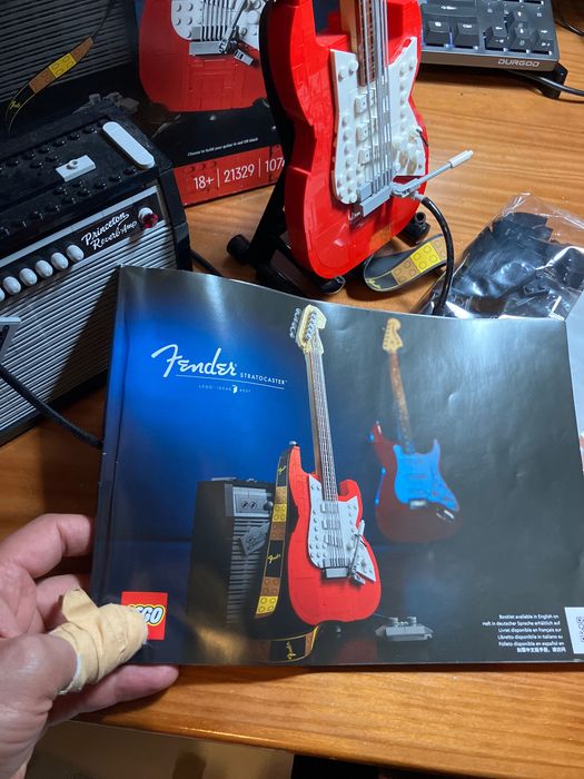 Lego fender stratocaster