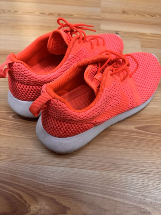 Кросівки Nike Roshe One Hyperfuse BR у кольорі Total Crimson