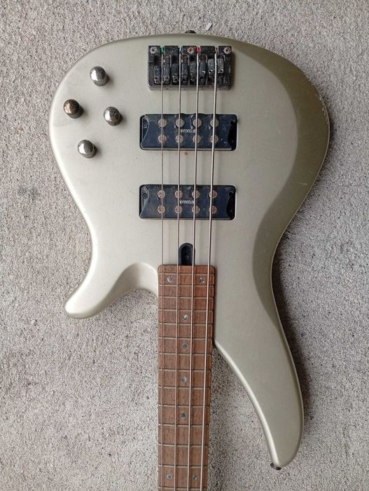 Baixo Yamaha RBX374