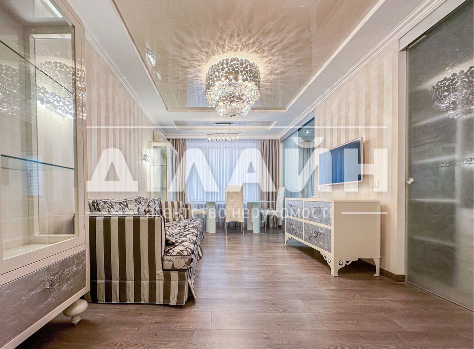 Авторський проект 4 кімн у класичному стилі по вул. Приходський.