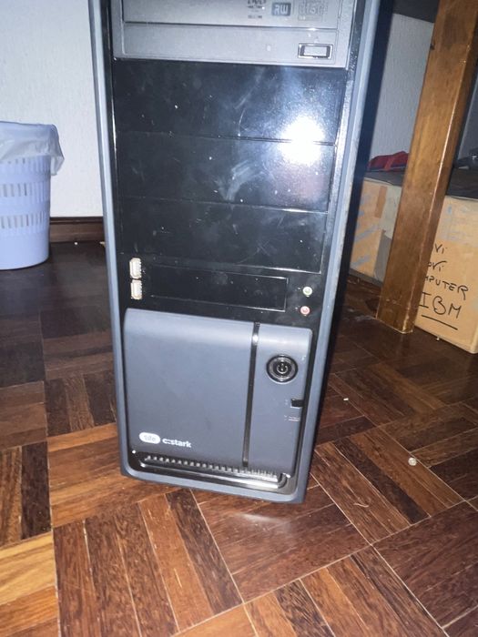 Lote de duas caixas de pc antigas