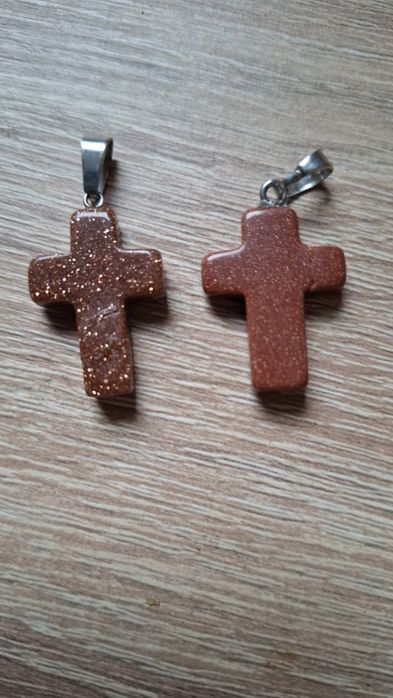 Zawieszki krzyżyki piasek pustyni