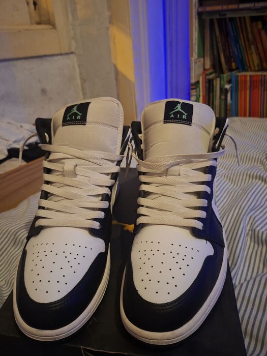 Air Jordan 1 Mid Black White Blue