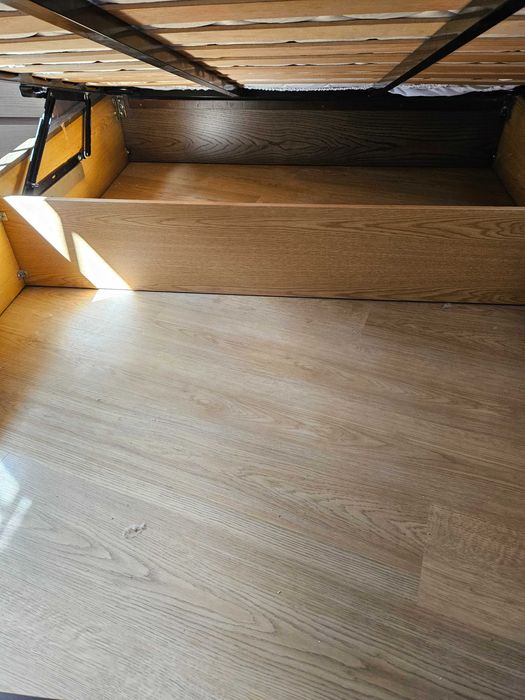 Cama com arrumação