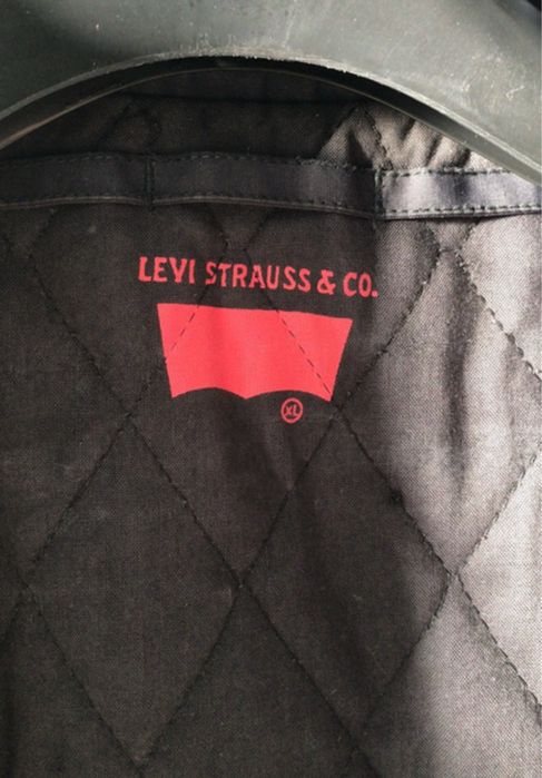 Casaco Levis  optimo estado