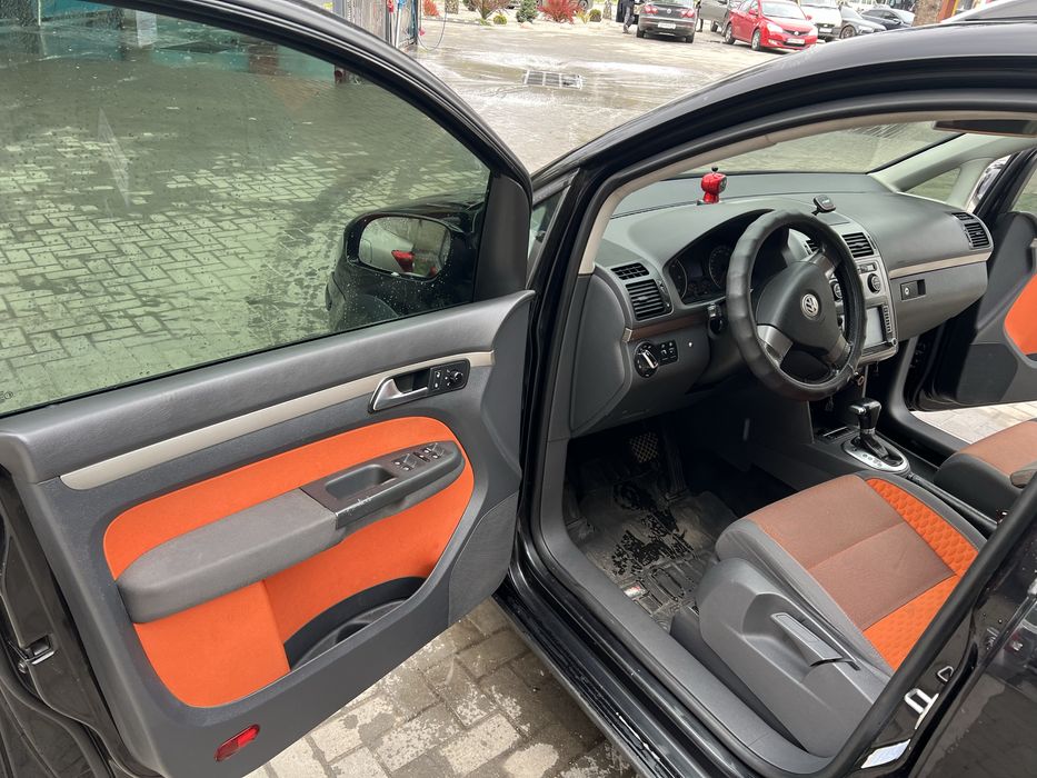 Volkswagen Touran Cross