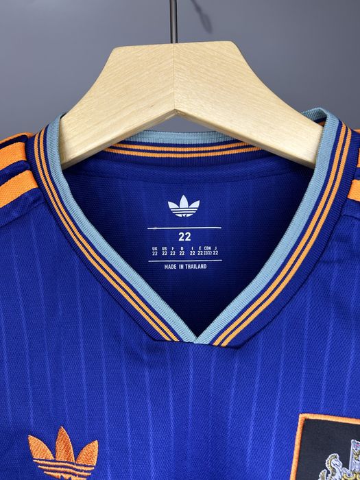 Komplet Piłkarski Newcastle United – Koszulka + Spodenki (Nowy)