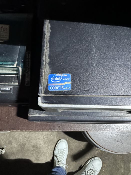 Conjunto de Computador com ecra tatil para negocio