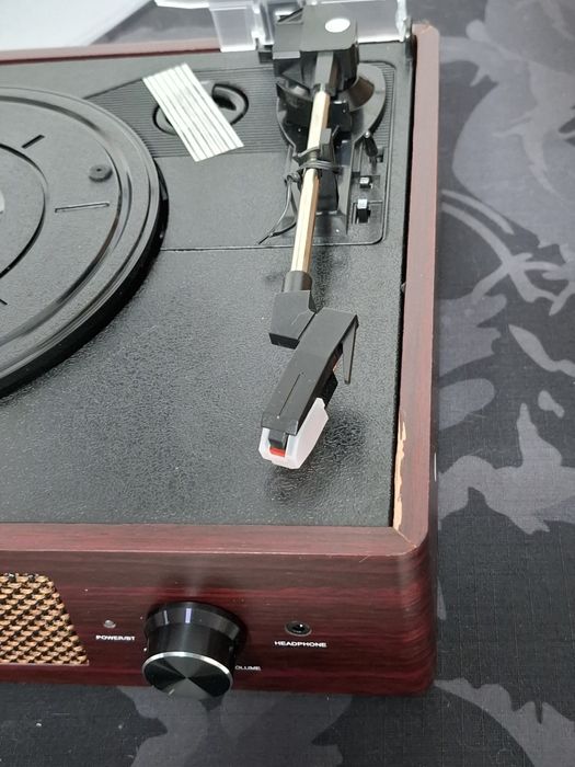 Gira discos com tampa danificada