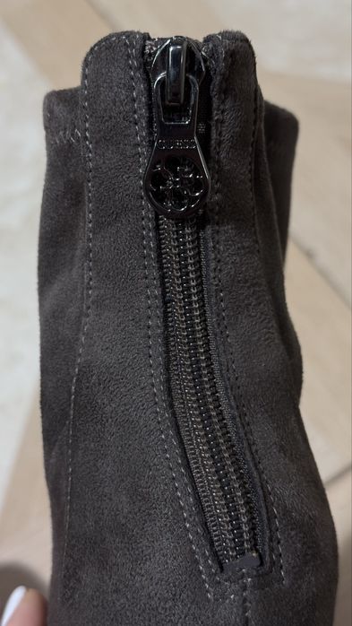 Ботинки чулки GUESS