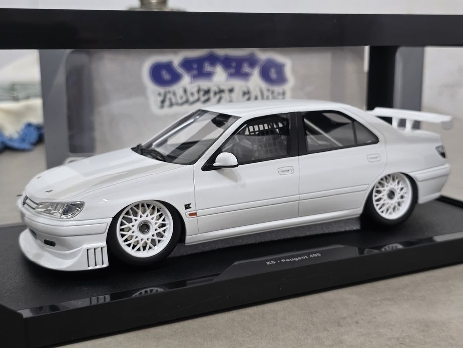 Miniatura 1/18 Peugeot 406