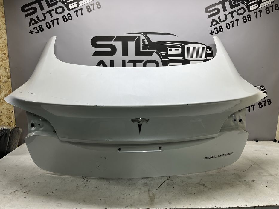Багажник Tesla Model 3