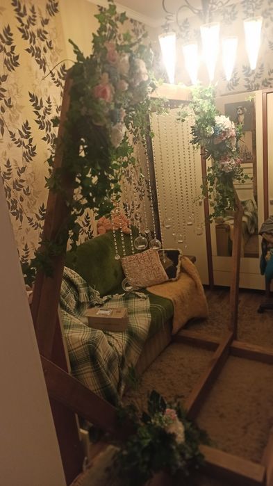 Арка весільна з квітами хрустальний декор свічками