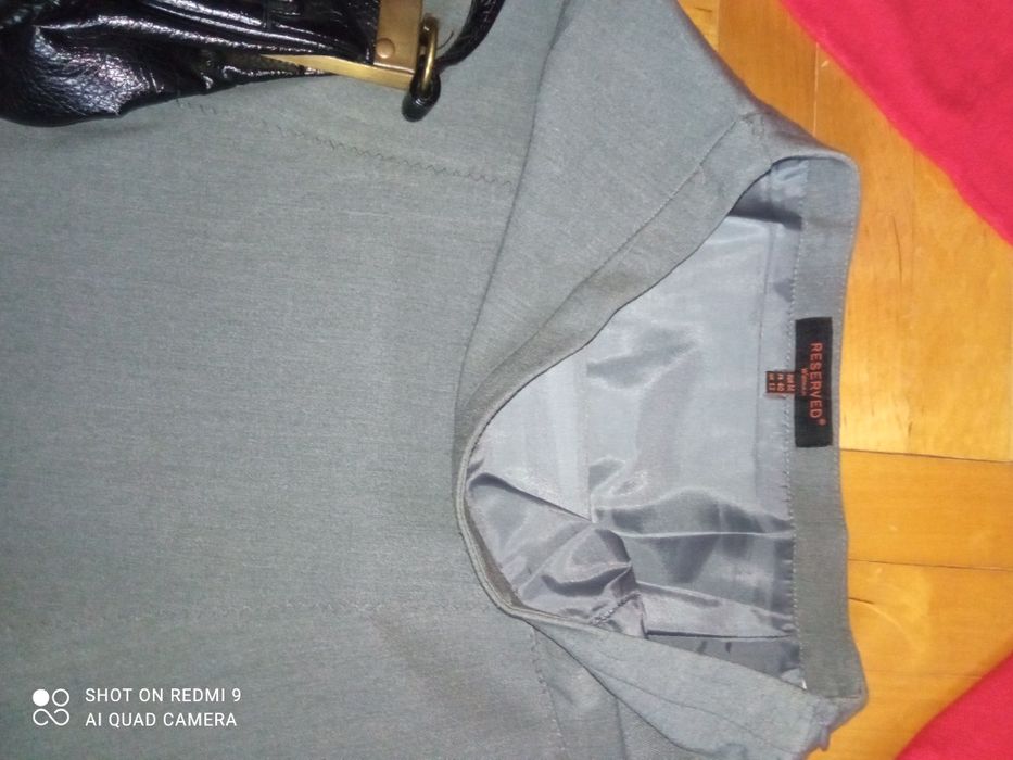 Czerwony sweter Reserved i spódnica Reserved r. M