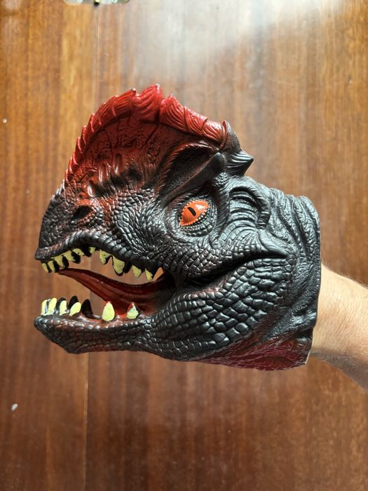 Cabeça de dinossauro para festa temática