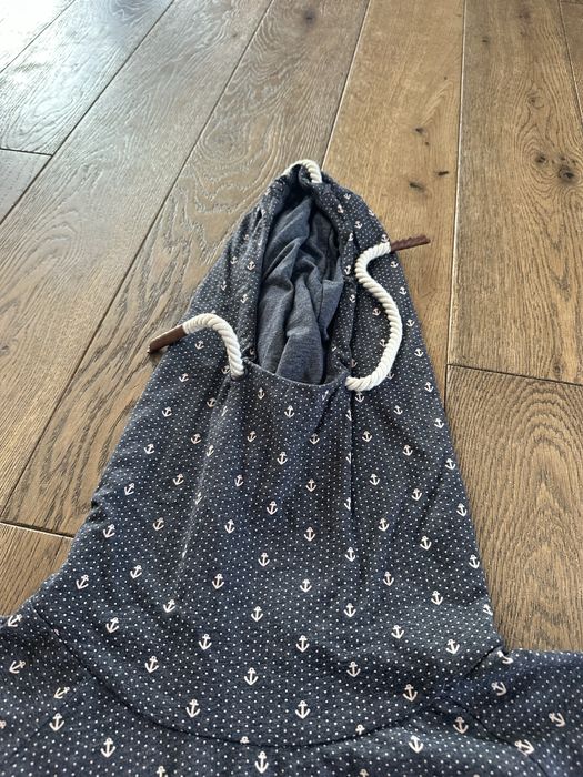 Granatowa bluza z kapturem Naketano