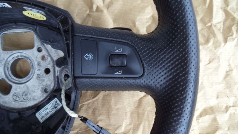 volante Audi A3/A4/A6 ano 2005a2010 comandos+patilhas em bom estado