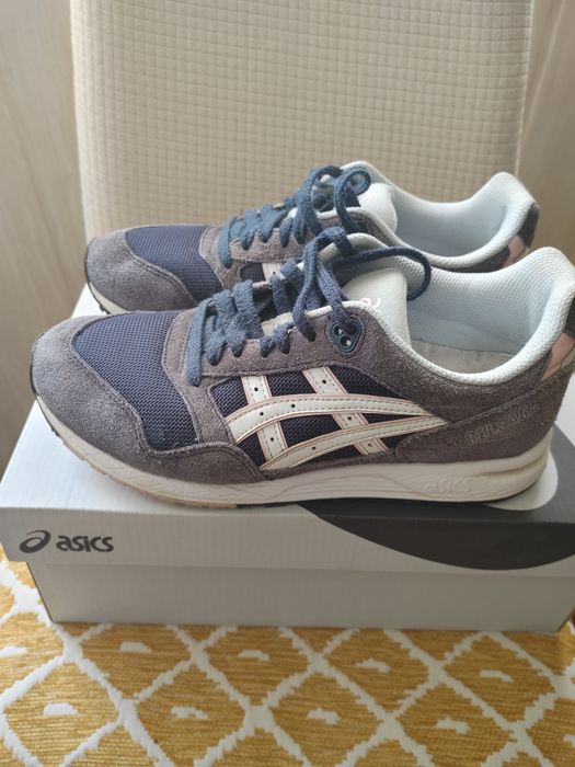 Кросівки Asics жіночі
