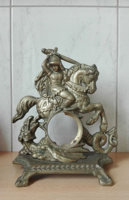 Ramka,"Św. Jerzy walczący ze smokiem", obudowa do zegara mosiężna, PRL