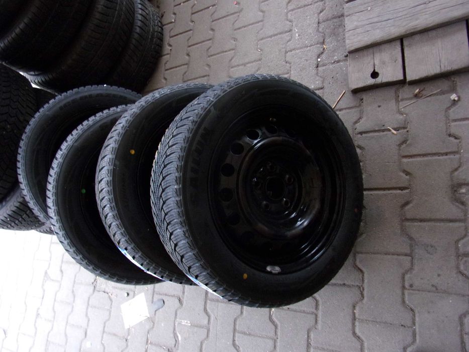 Koła zimowe stalowe Toyota  5x114,,3 205/55/16 Nowe opony