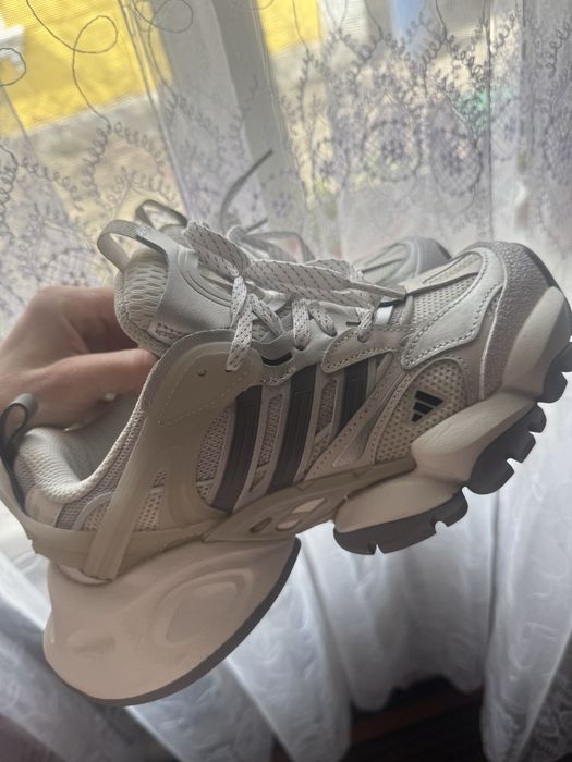 Кросівки Adidas vento