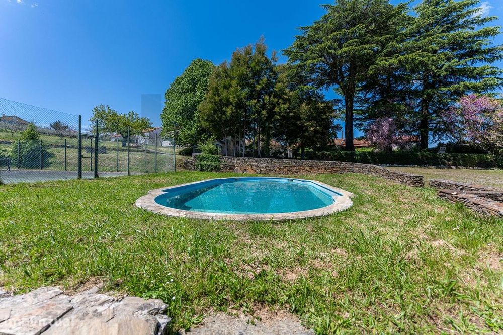 Quinta com licença de Turismo Rural com 3.2 hectares terreno e solar c