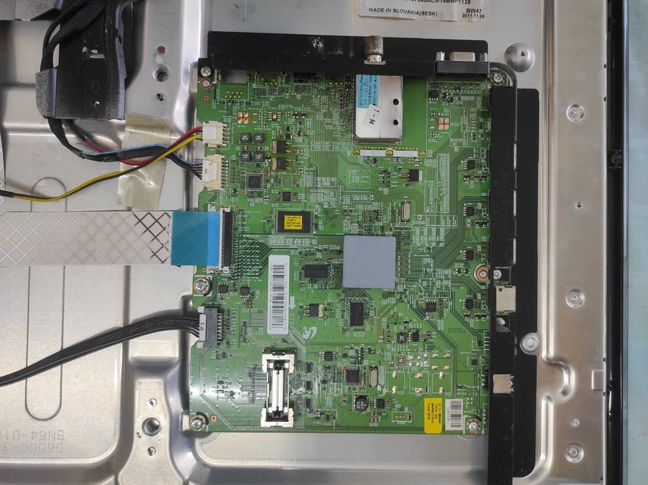 Tv Samsung UE32D4000, completa ou às peças. Ecrã avariado.