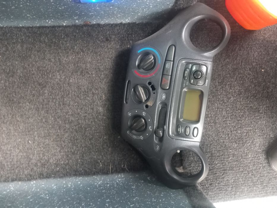 Продам панель управления печкой тойота ярис