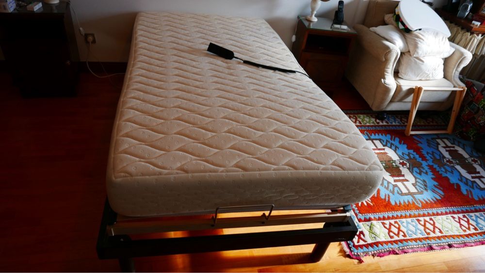 Cama articulada com colchão solteiro