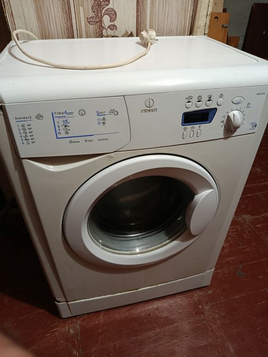 Стиральная машина indesit 107