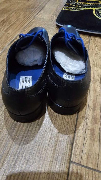 Granatowe buty wizytowe