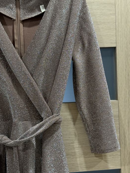 Вечернее блестящее платье