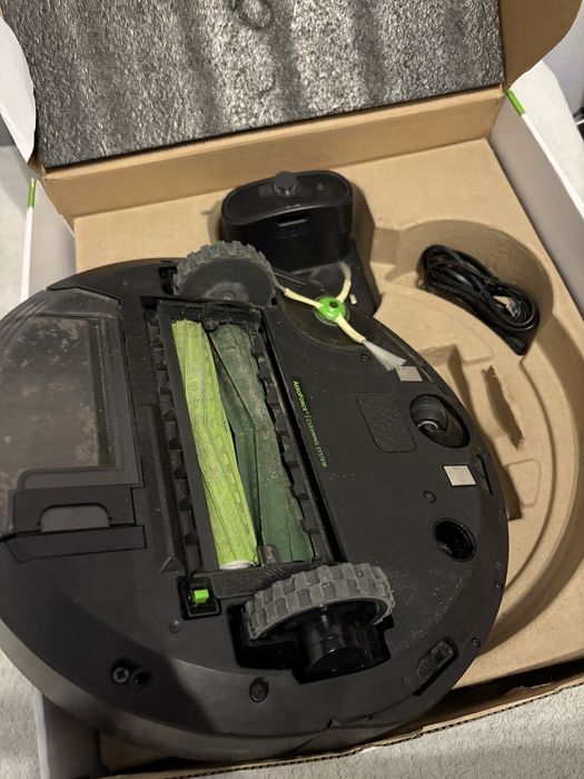 Robot sprzątający odkurzacz Roomba IRobot i3