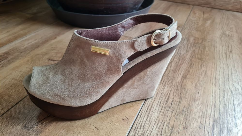 Buty damskie, koturny