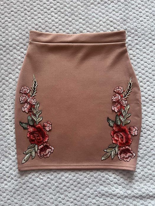 Спідниця-олівець Missguided з вишивкою