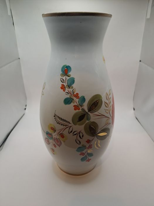 Ваза. Фарфоровая ваза. Киев.