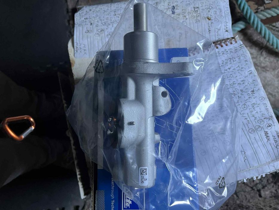 Bomba de travão central golf 5