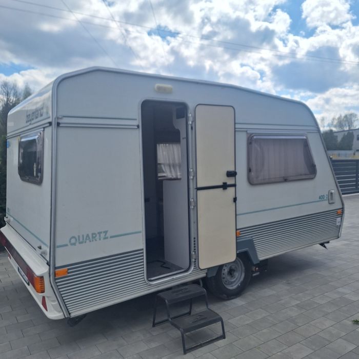 Przyczepa kempingowa – idealna na działkę i wyjazdy.