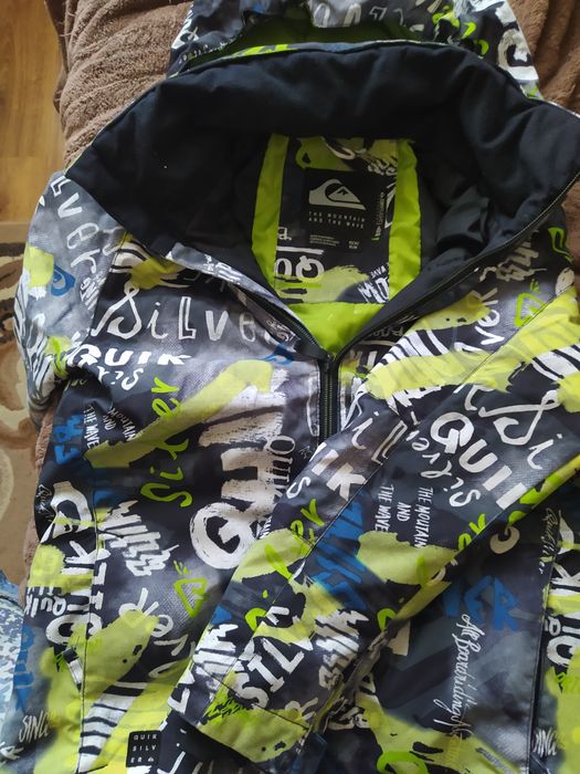 Продам майже нову куртку на хлопчика 10, 12 років