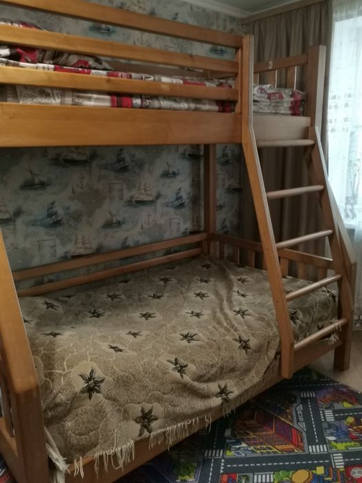 Продам ліжко двухповерхневе