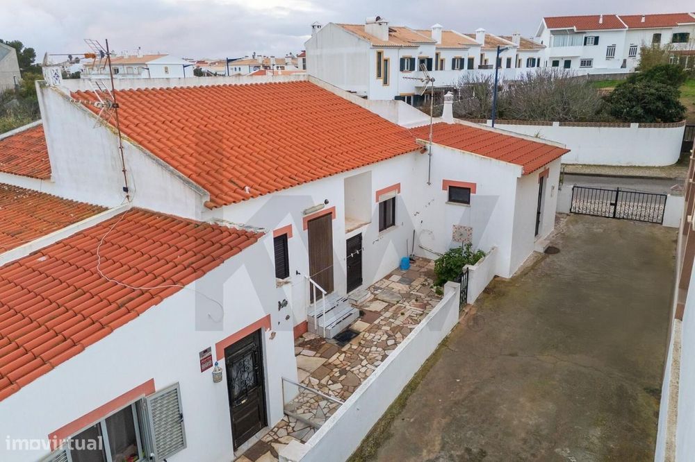 Moradias T3 + T1 e Garagem em Sagres