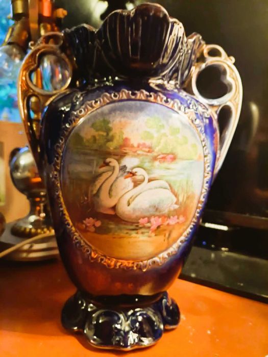 stara porcelana antyczna  waza z uchwytami